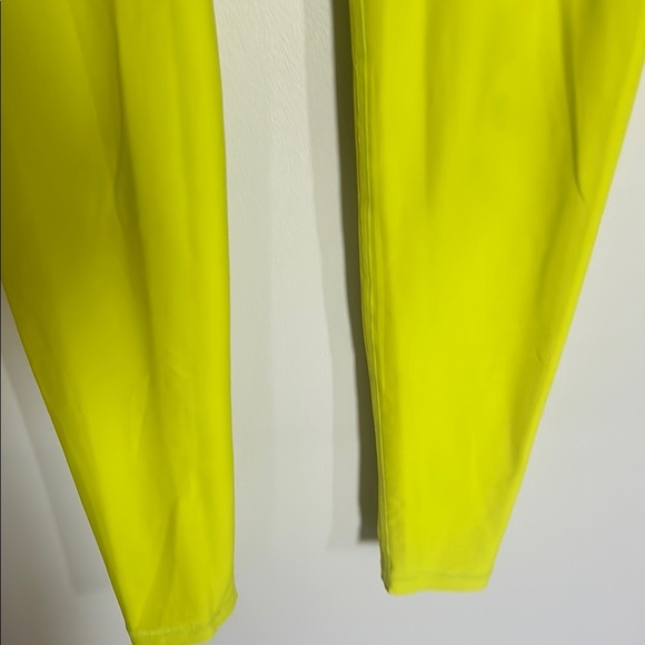 Old Navy Active Bright Yellow Powersoft Leggings - Picture 5 of 6